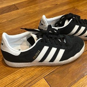 Adidas Gazelle black size 3.5y EUC
